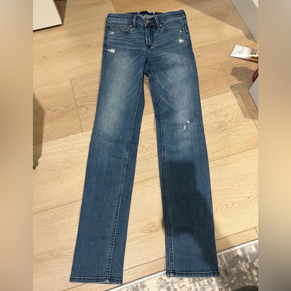 Like New Abercrombie Mid-Rise Straight Jeans